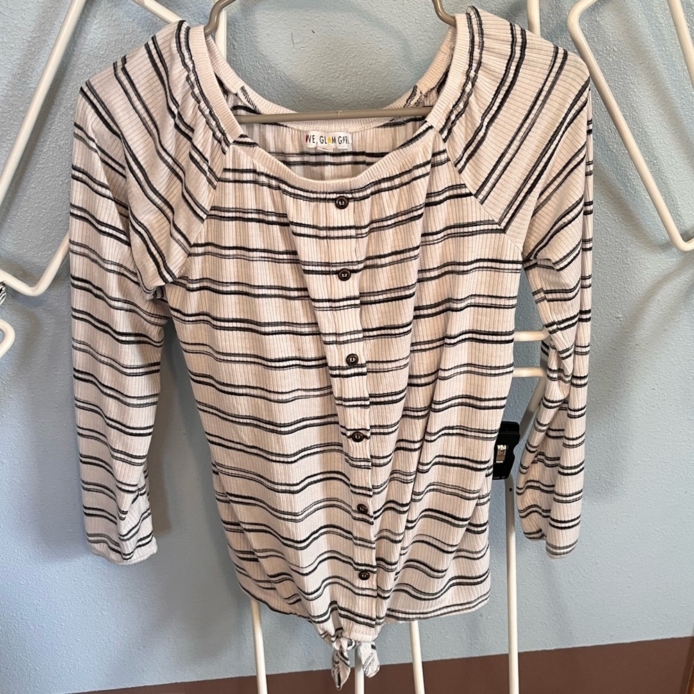 Love Glam Girl White and black long sleeve tee faux buttons tie waist size XL